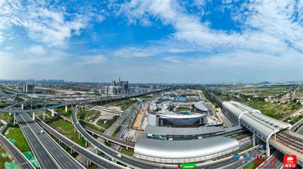 梁振英率团“广州南沙行”，聚焦与香港合作共赢