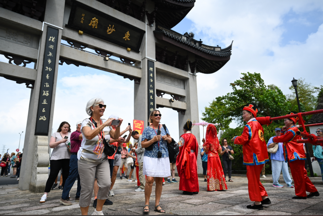 首个入境中国沿海邮轮旅游项目启动，带欧美游客畅游舟山