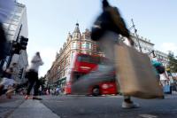 英国政府严打非法务工产业链