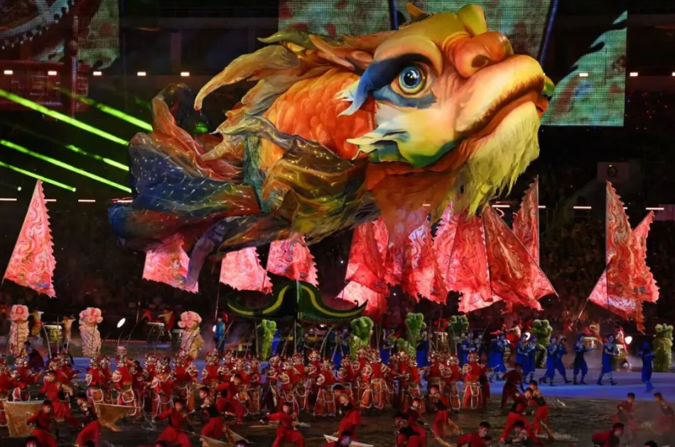 鳌鱼“出圈”，观众疑问：这么大为什么没把人带飘走？