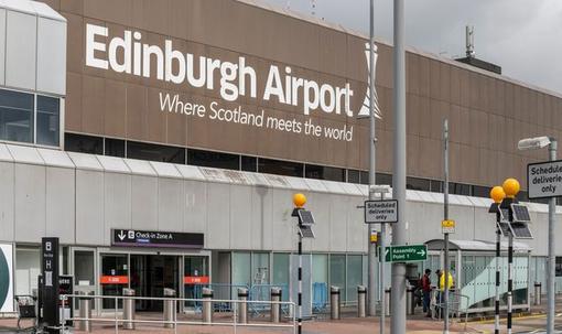 英国爱丁堡机场恢复航班运营