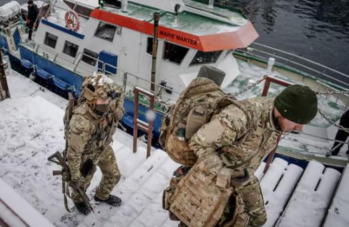 格陵兰岛的丹麦士兵据称已携带实弹做好战斗准备