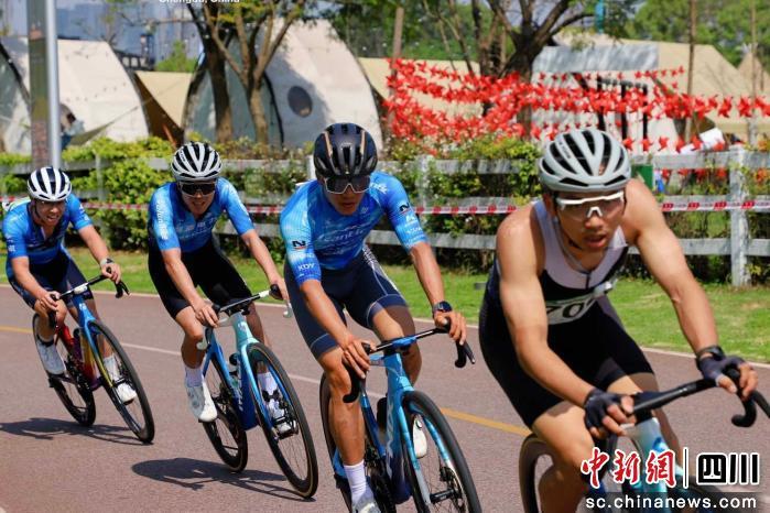 2026中国·成都天府绿道国际自行车赛上演速度与激情