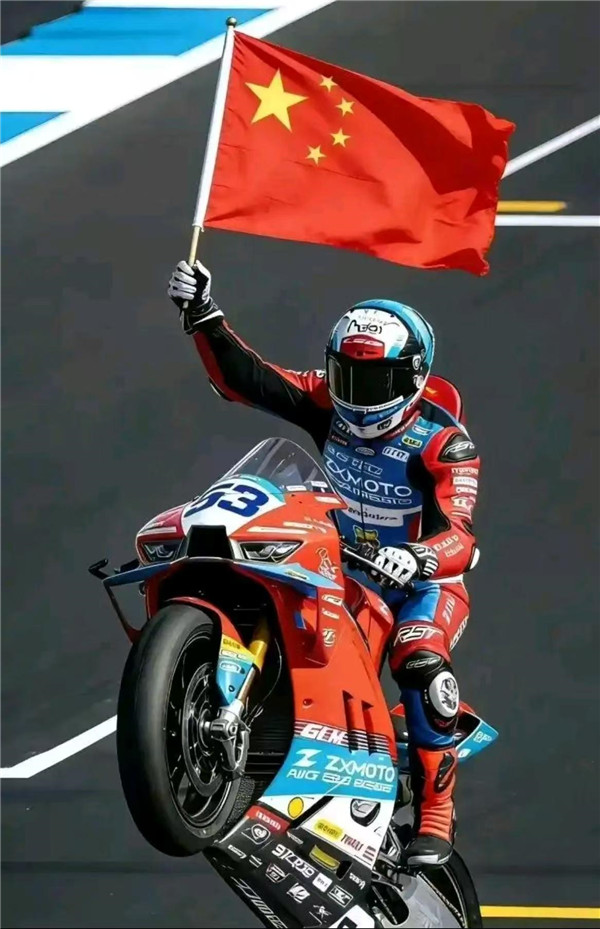 张雪机车WSBK两连冠，打破巨头垄断，中国摩托迎来划时代时刻｜鱼眼·观察